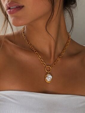 18K Gold Plated Chunky Faux Baroque Pearl Pendant Necklace
